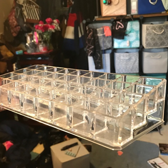 lipstick holder or anything yu can do lol - Picture 1 of 2